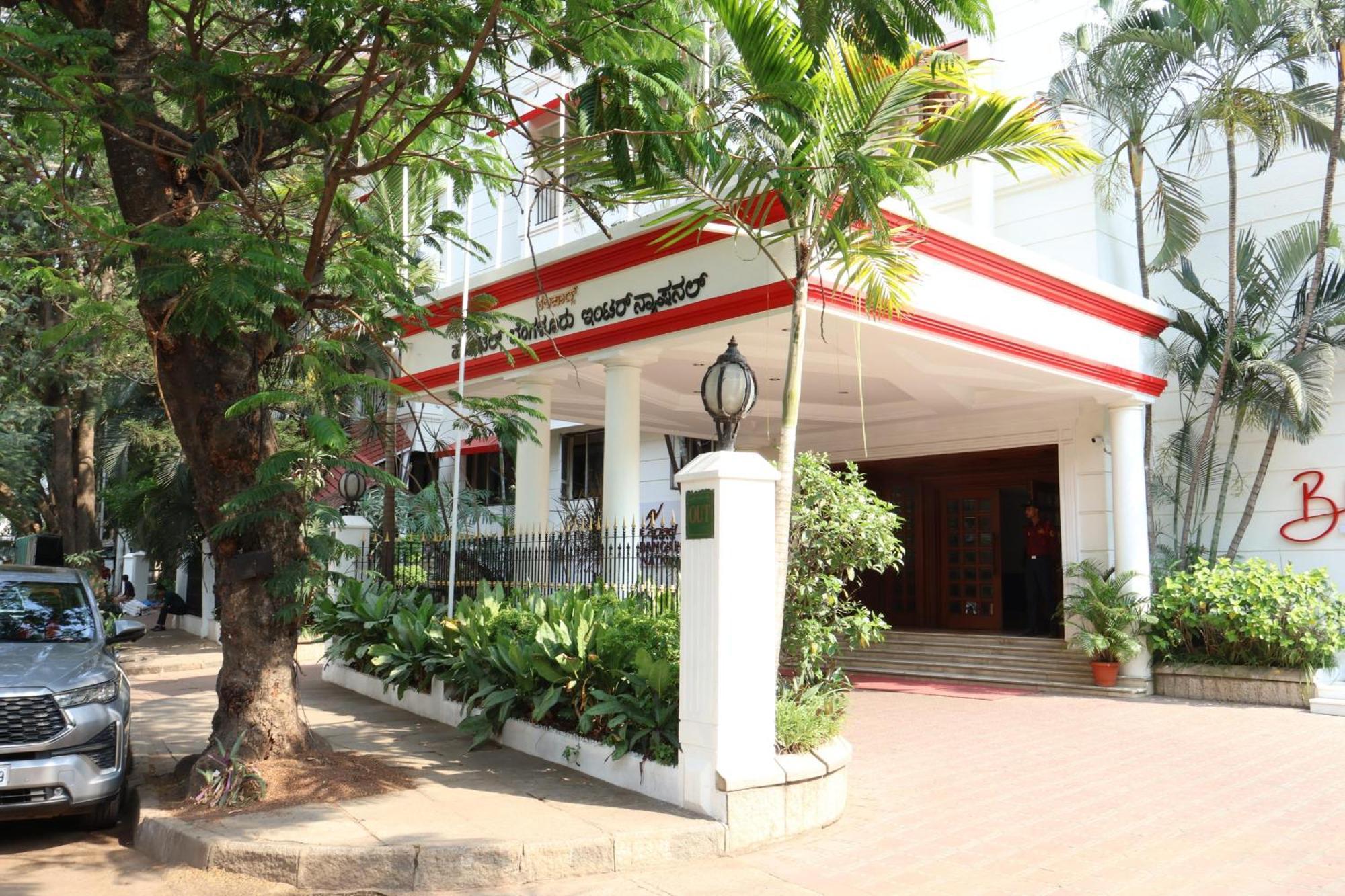 Nalapad'S Hotel Bangalore International Luaran gambar