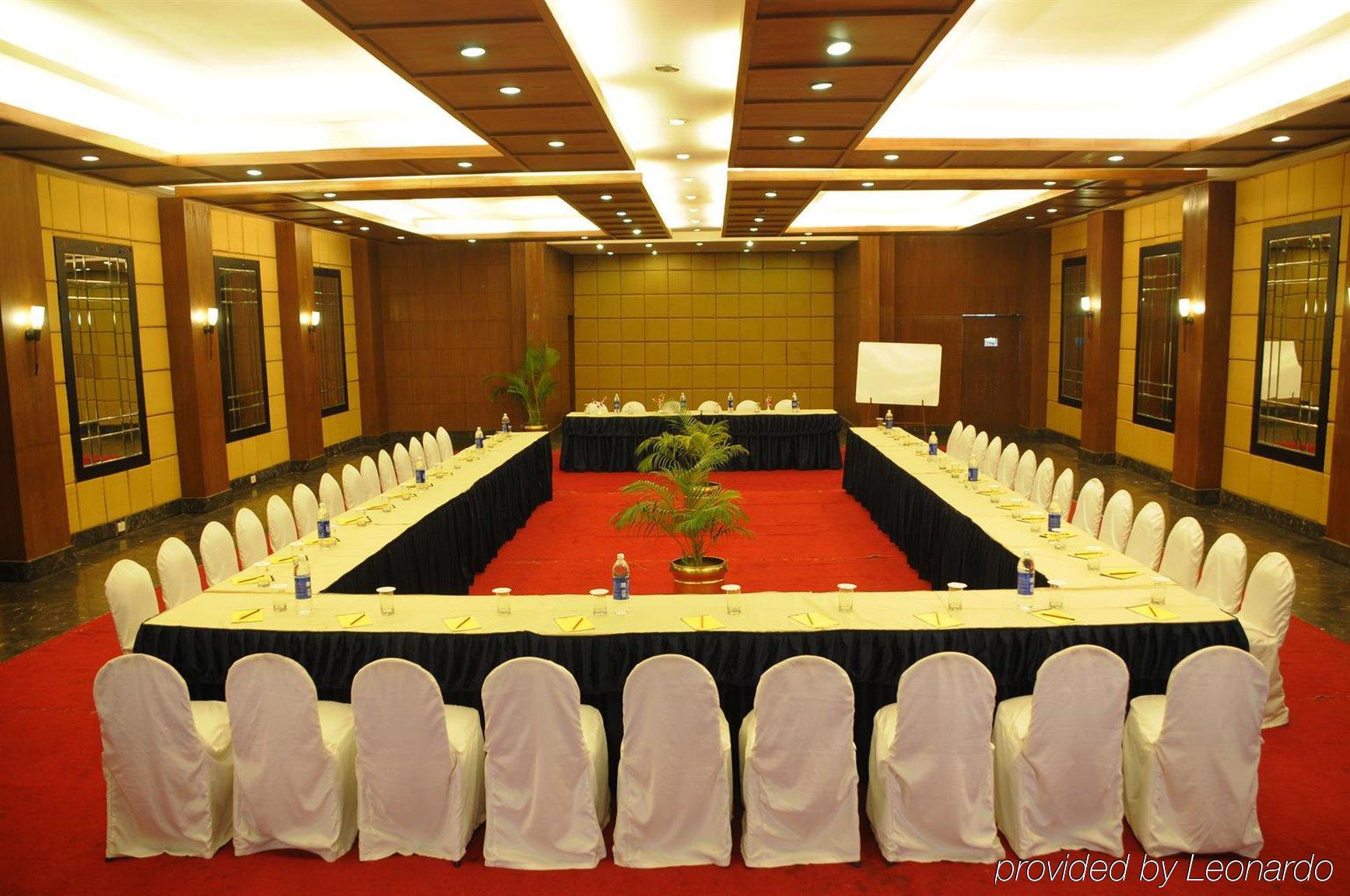 Nalapad'S Hotel Bangalore International Kemudahan gambar
